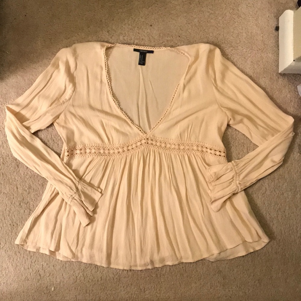 FOREVER 21 Cream long sleeve top - M